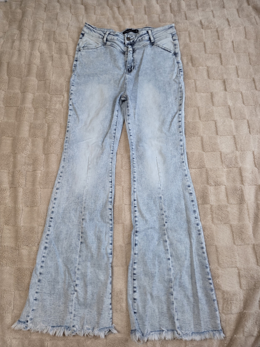 Light Wash Flared Women’s Jeans